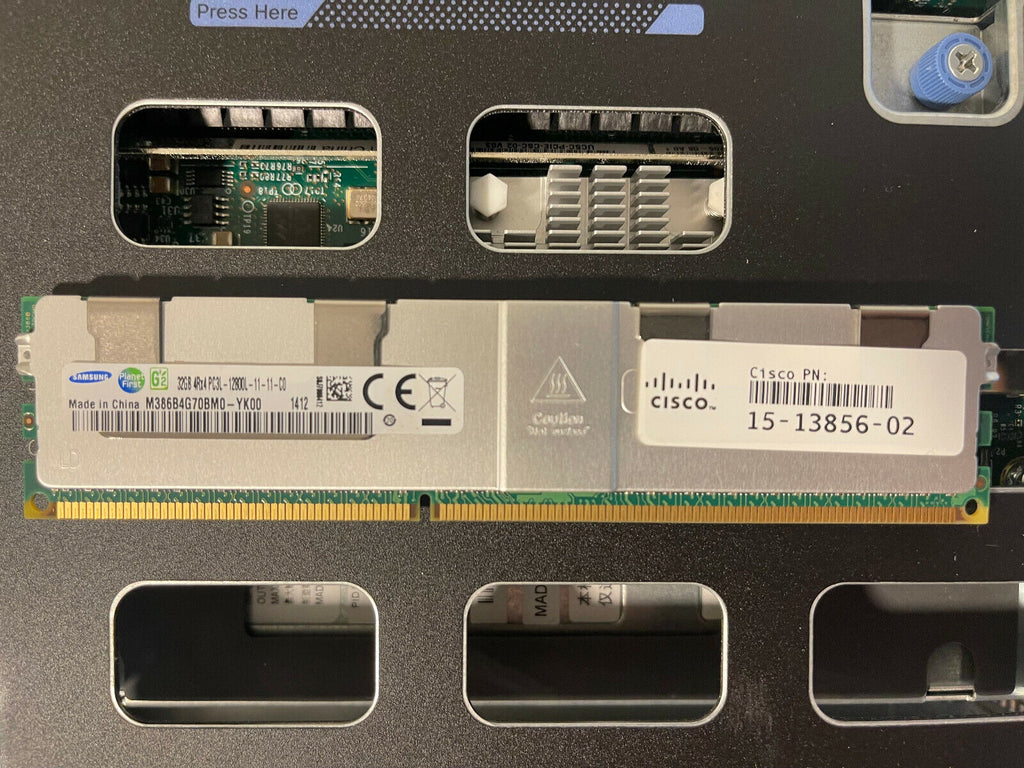 Cisco UCS C420 M3 Server 4x E5-4650 8-core 2.7GHz 512GB 2x VIC 1225 10GbE 2x 1200W