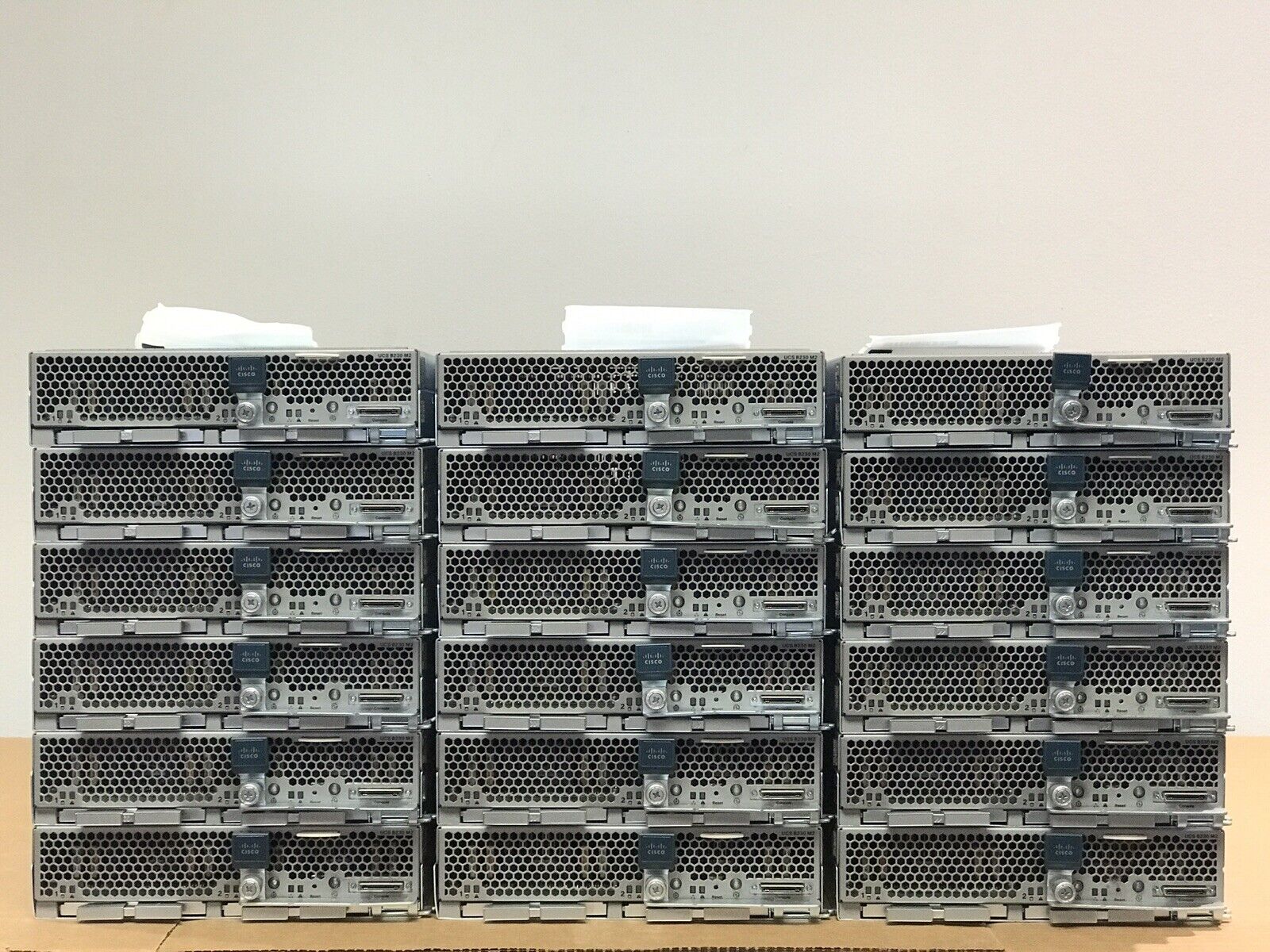 Cisco B230 M2 Two E7-2870 10 Core Blade Server 2x Tray 256GB RAM M81KR 800-34943.