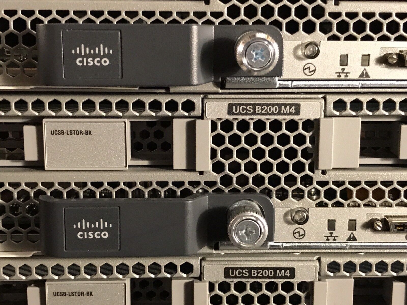 Cisco B200 M4 2x E5-2660V3 128GB Blade Server 2x 300GB VIC1240 UCS-MR-1X162RU.